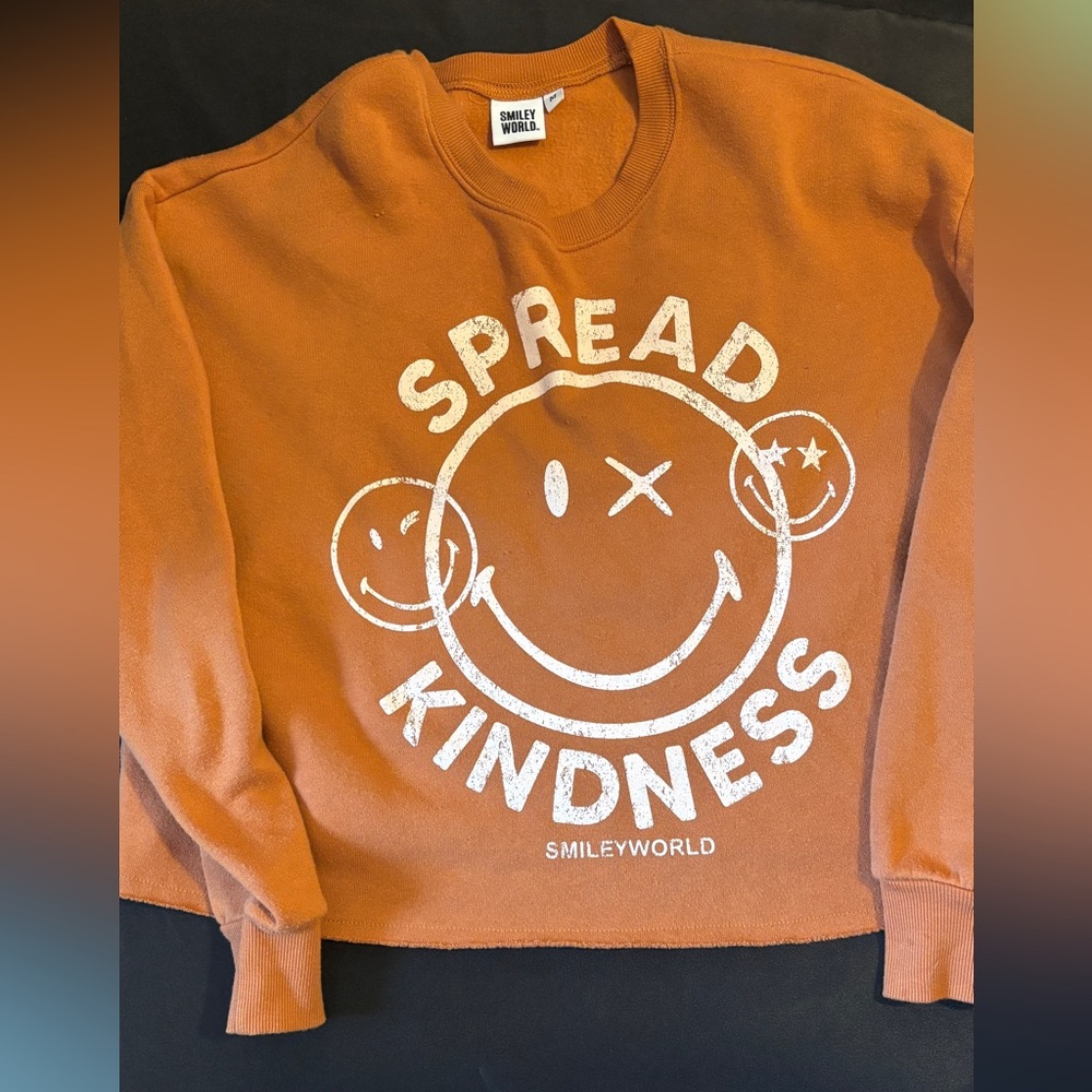 New without tags Smiley World  Crop Sweatshirt Women’s Medium